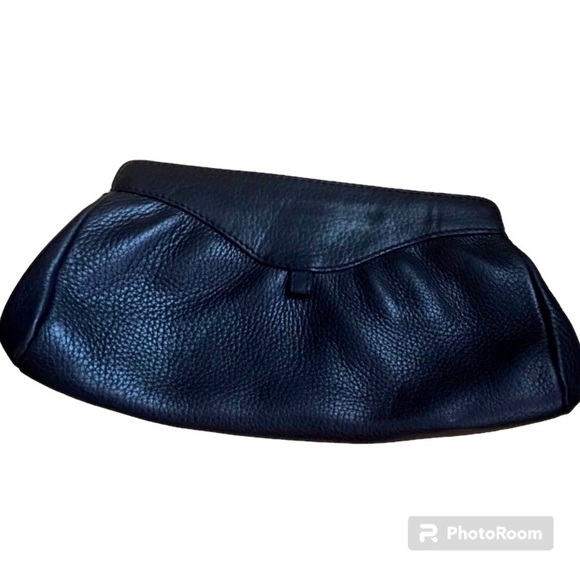 🎉Host Pick🎉 COLE HAAN CLUTCH - Picture 2 of 5